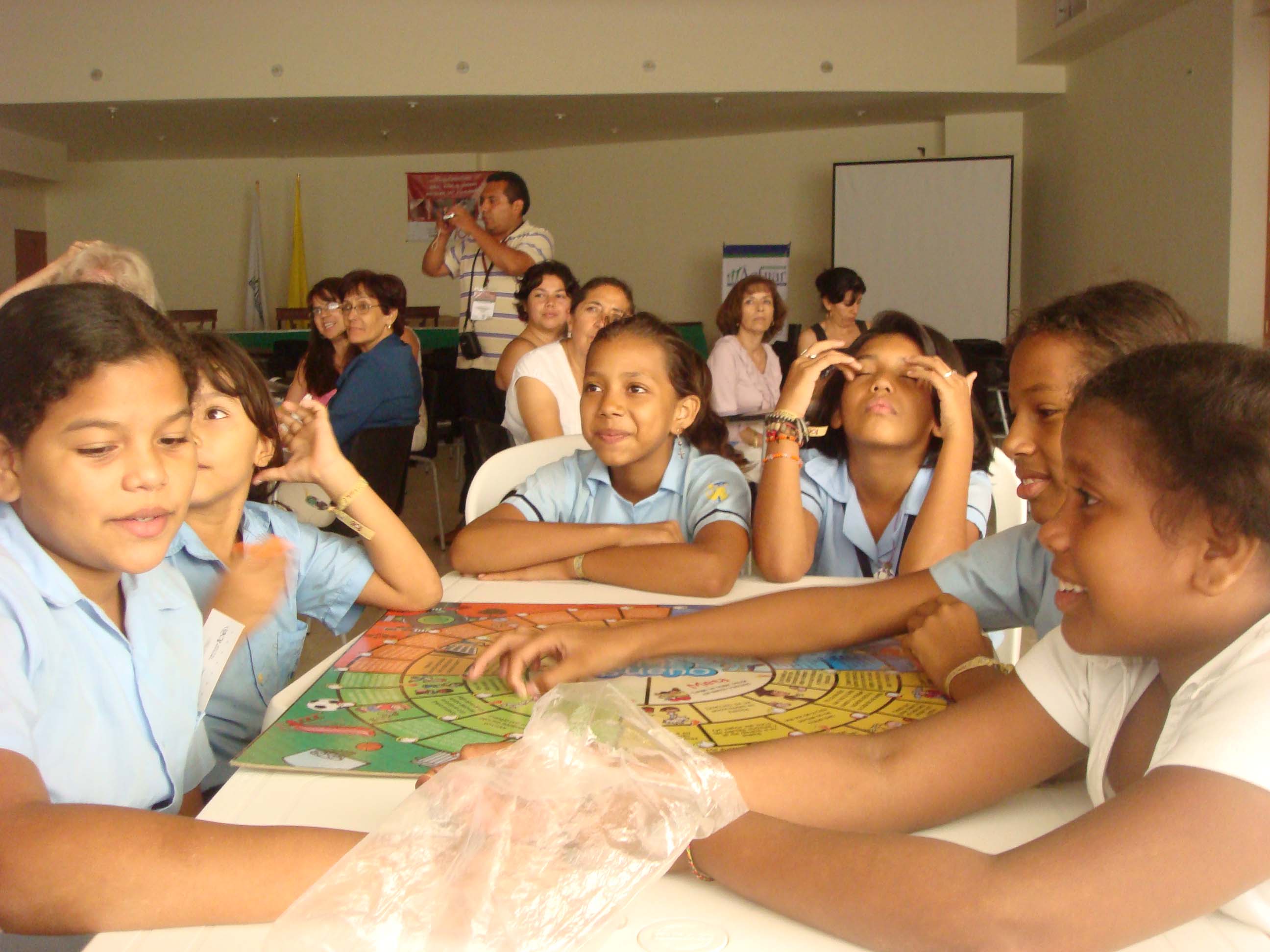  - at-cartagena-corpolatins-headquarters-kids-learn-their-rights-through-play-copia